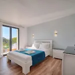 Luxury Getaway - Modern With Pool And Ac Villa *