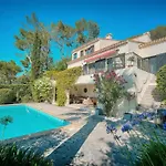 Villa Luxury Getaway - Modern With Pool And Ac