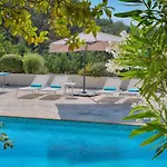 Luxury Getaway - Modern With Pool And Ac Villa *