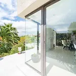 Villa Luxury Getaway - Modern With Pool And Ac *