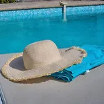 Luxury Getaway - Modern With Pool And Ac *