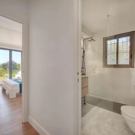 Luxury Getaway - Modern With Pool And Ac Villa *