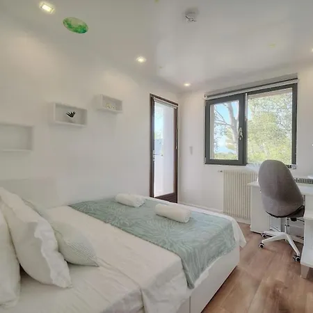 Luxury Getaway - Modern With Pool And Ac *