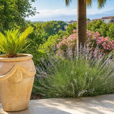 Vila Luxury Getaway - Modern With Pool And Ac Vallauris