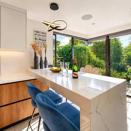 Luxury Getaway - Modern With Pool And Ac Vila *
