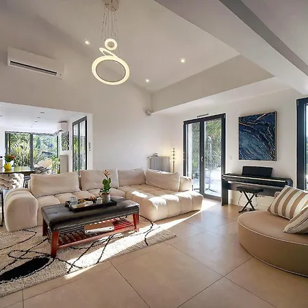 Luxury Getaway - Modern With Pool And Ac *