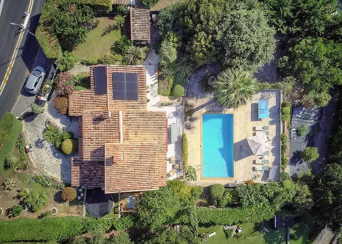 Villa Luxury Getaway - Modern With Pool And Ac